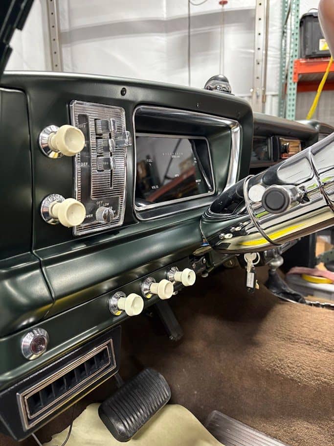 1971 Jeep J2000 photo