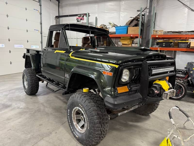 1971 Jeep J2000 photo