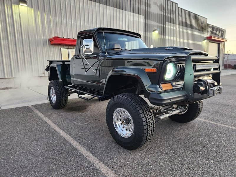 1971 Jeep J2000 photo