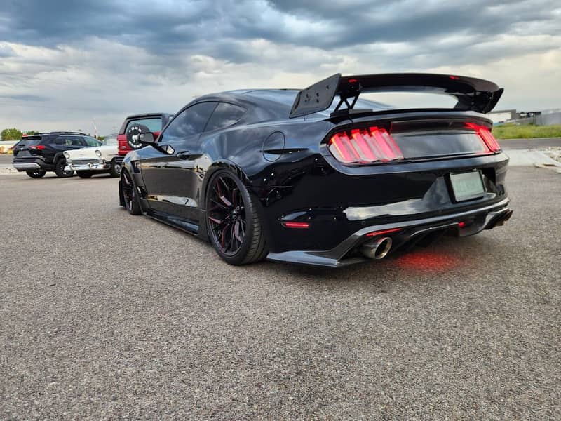 2017 Ford Mustang photo