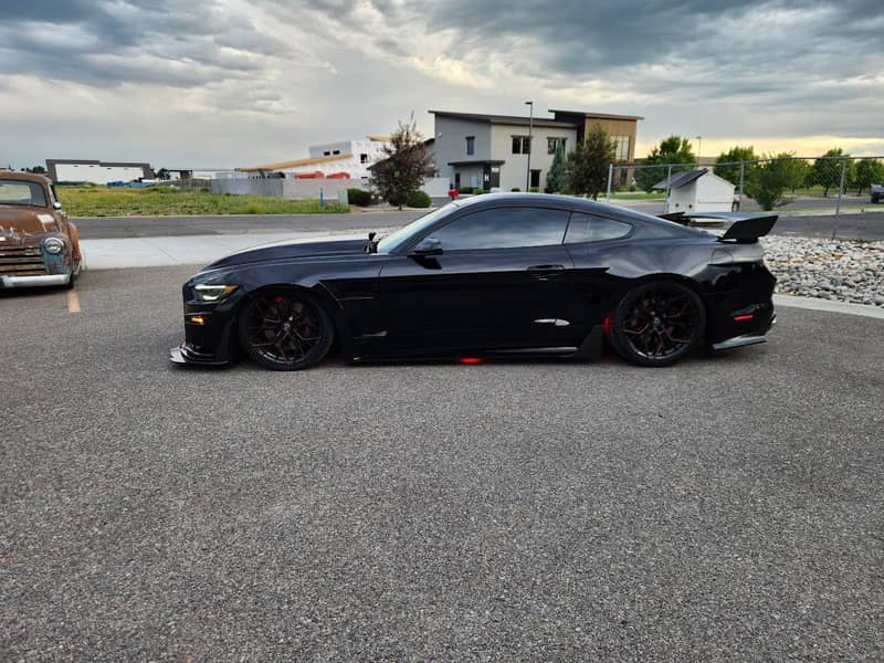 2017 Ford Mustang photo